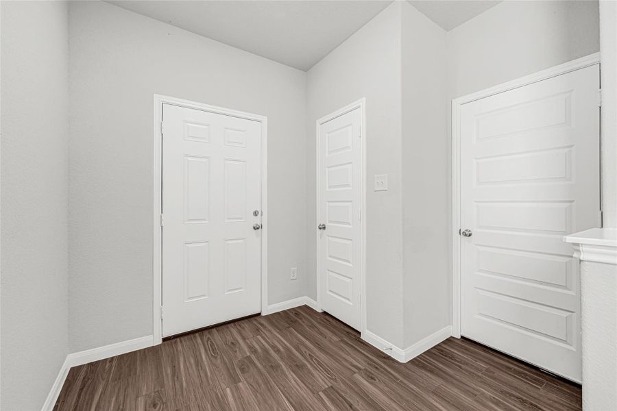 Spacious, unfurnished interior of a new home in River's Edge, Conroe (Image 21).