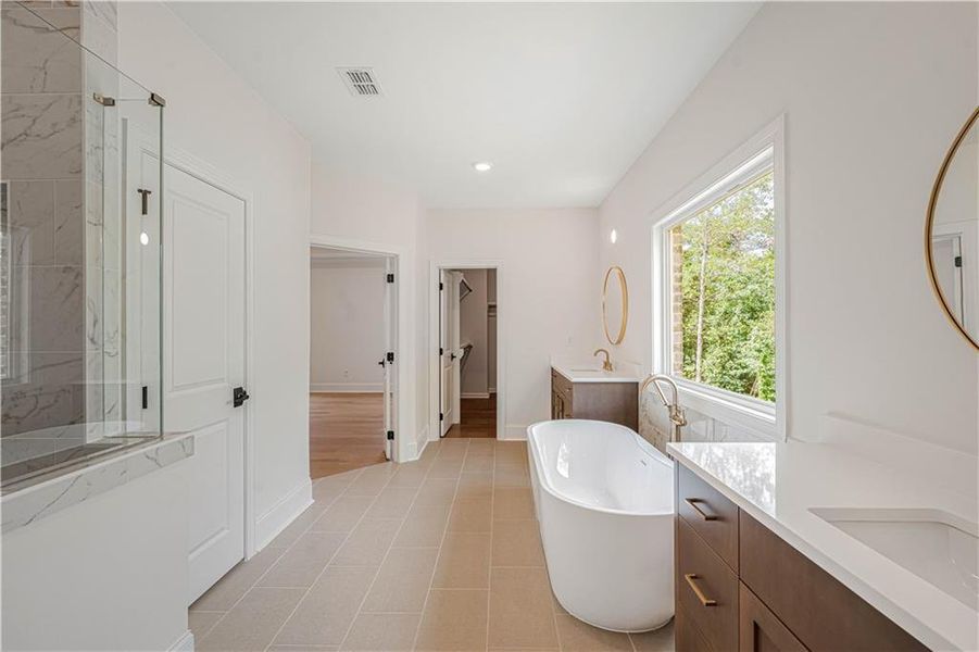 Furnished interior view inside a new home in Bellwyn, Johns Creek (Image 31).