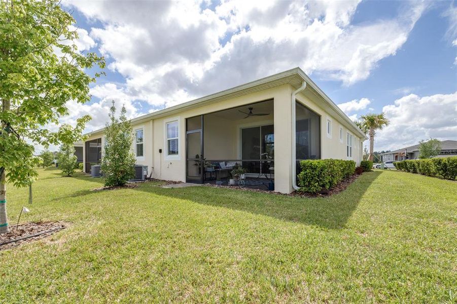 Exterior details and patio area of a home in , Wesley Chapel (Image 20).