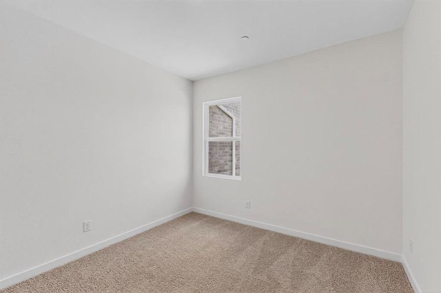Spacious, unfurnished interior of a new home in Solterra Texas, Mesquite (Image 18).