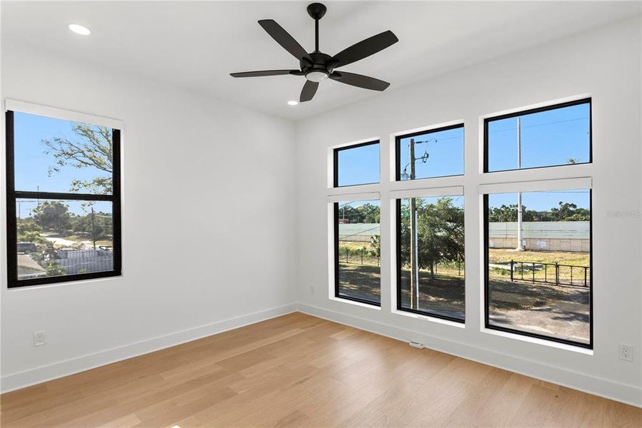 Spacious, unfurnished interior of a new home in , Tampa (Image 70).