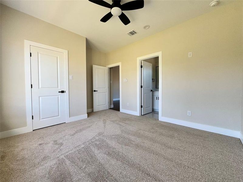 Spacious, unfurnished interior of a new home in , Gun Barrel City (Image 16). Spacious, unfurnished interior of a new home in , Gun Barrel City (Image 16).