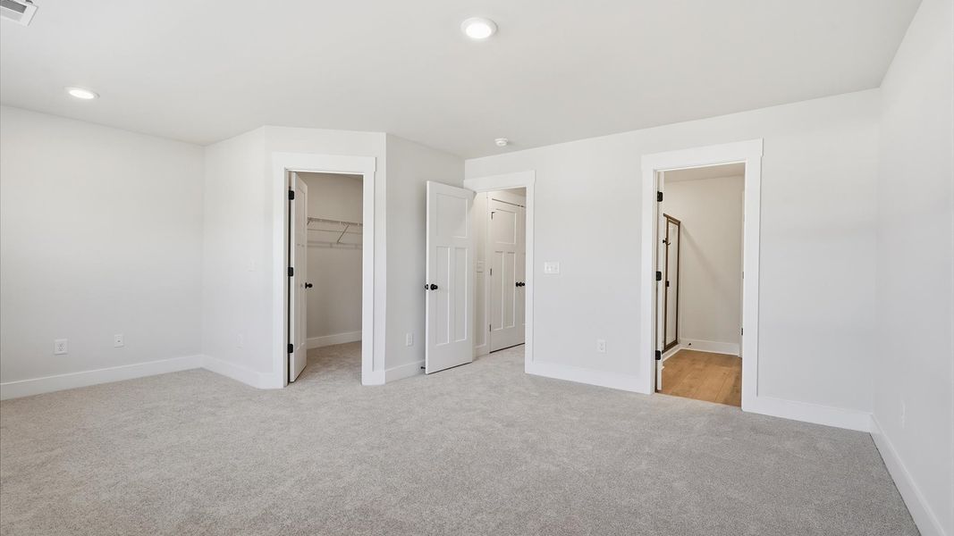 Desirable primary suite layout with spacious en suite bath in a proven, established community in Piedmont, SC Desirable primary suite layout with spacious en suite bath in a proven, established community in Piedmont, SC