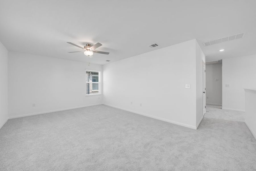 Spacious, unfurnished interior of a new home in Longview 40s, Del Valle (Image 24).