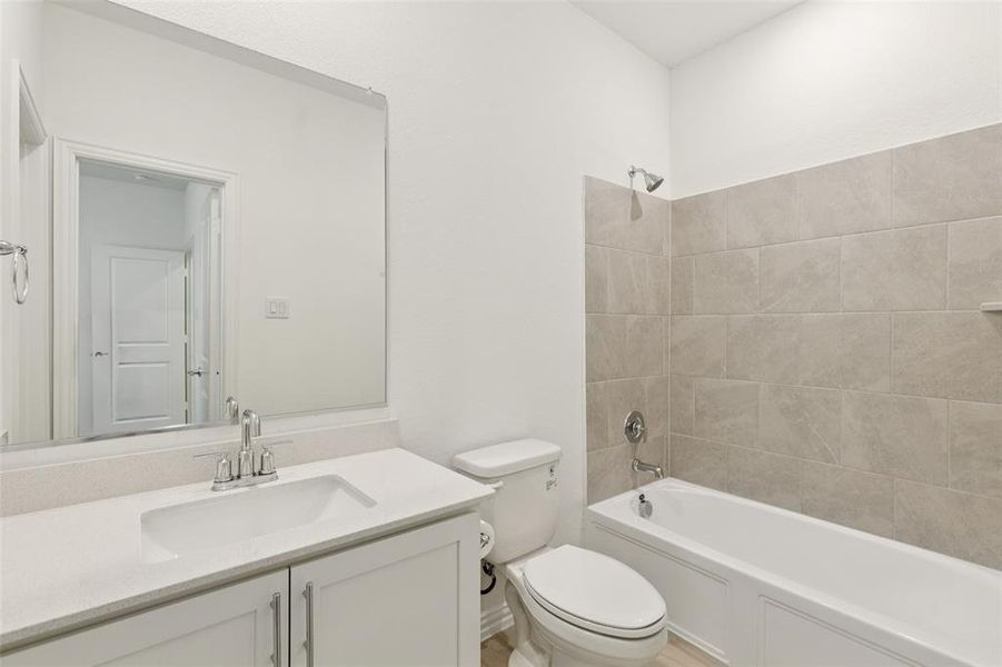 Furnished interior view inside a new home in Northlake Estates: Brookstone Collection, Little Elm (Image 8).