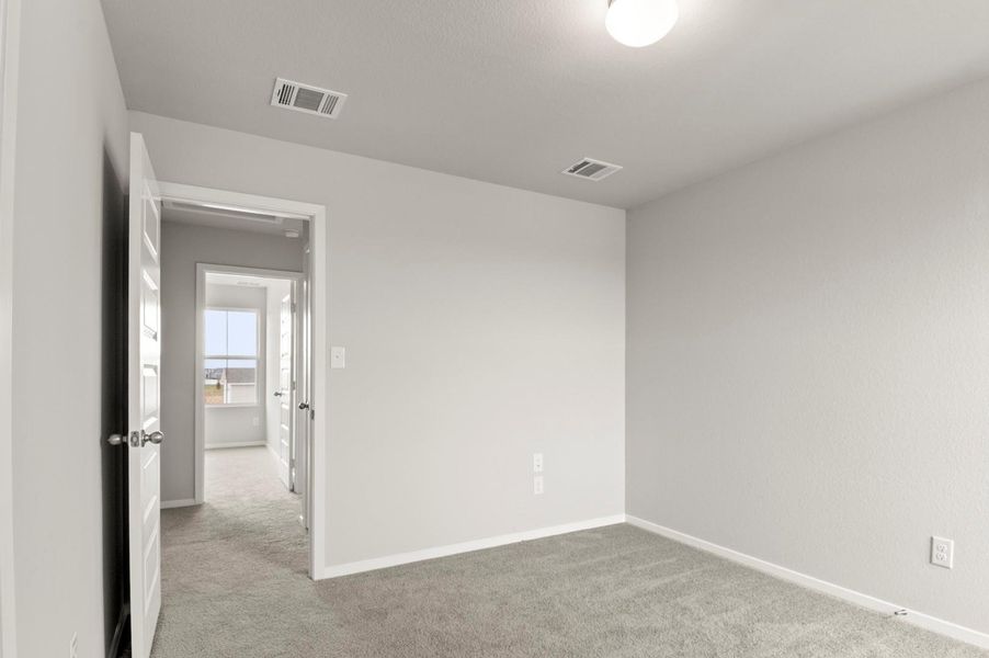 Spacious, unfurnished interior of a new home in Harvest Ridge, Elgin (Image 26).