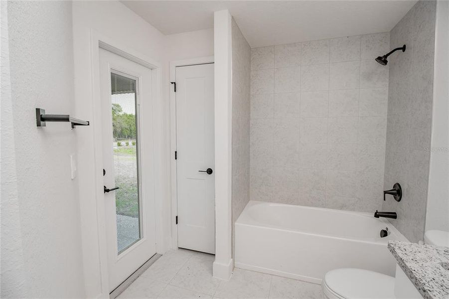 Furnished interior view inside a new home in Hickory Ridge Estates, Lake Wales (Image 9).