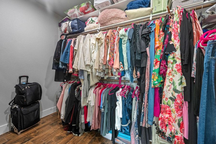 Furnished interior view inside a new home in , Anahuac (Image 7).