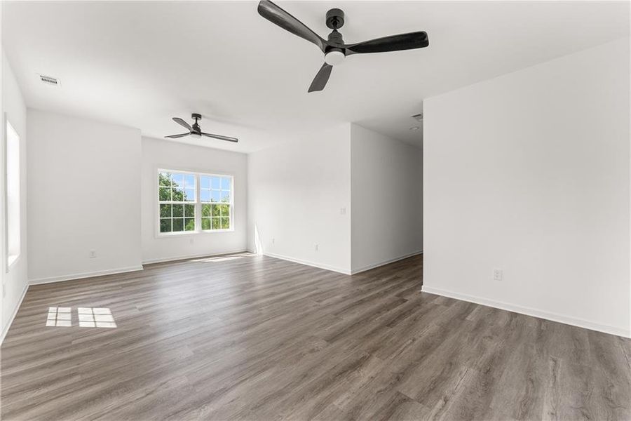 Spacious, unfurnished interior of a new home in , Gainesville (Image 25).