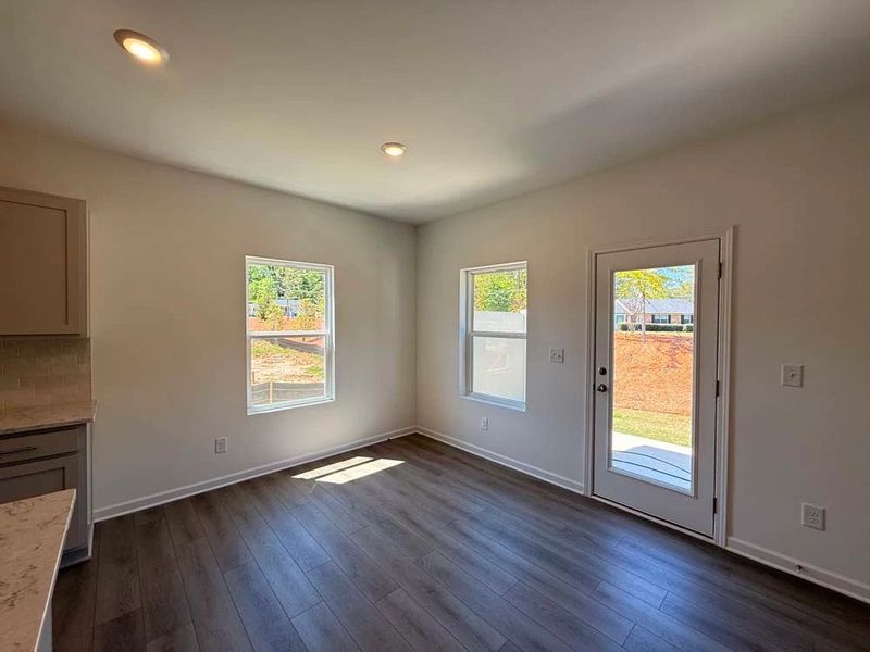 Dining Area Dining Area