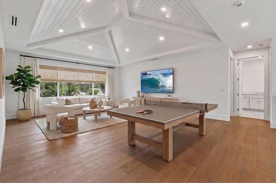 Club Room Virtuallt Staged