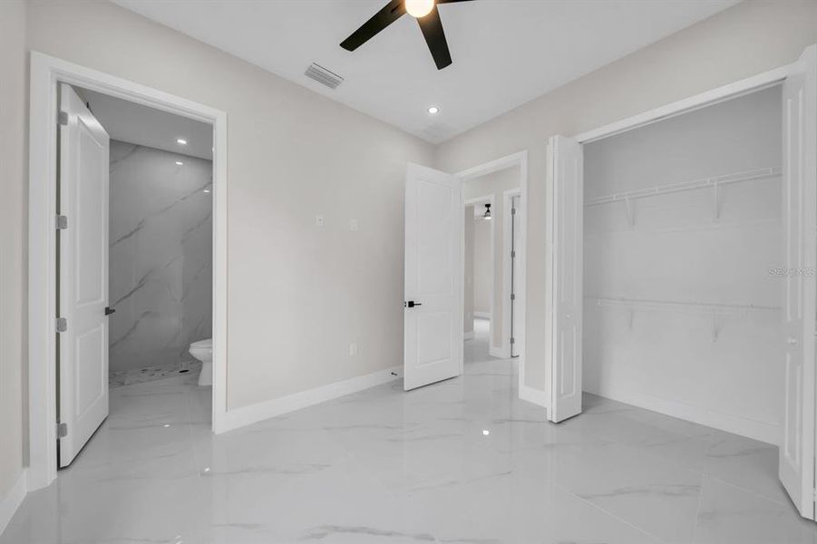 Spacious, unfurnished interior of a new home in , Lehigh Acres (Image 28).