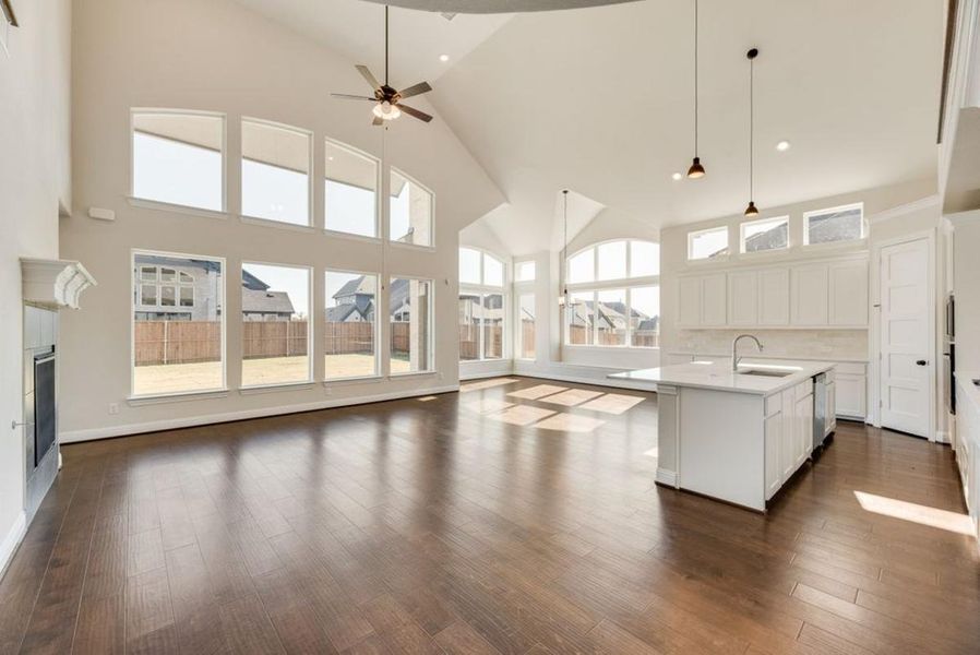 Spacious, unfurnished interior of a new home in Dominion of Pleasant Valley, Wylie (Image 18).