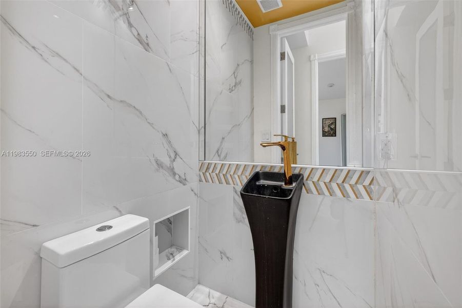 Furnished interior view inside a new home in , Biscayne Park (Image 53).