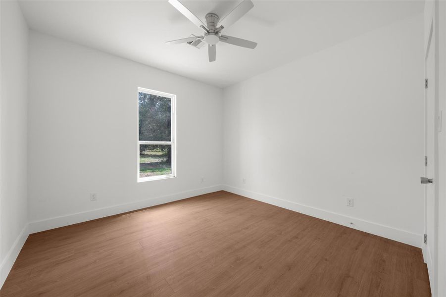 Spacious, unfurnished interior of a new home in , Hempstead (Image 19).