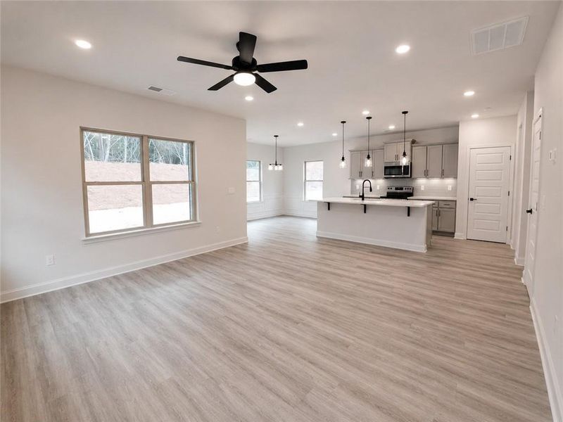 Spacious, unfurnished interior of a new home in Thunder Ridge, Dawsonville (Image 11). Spacious, unfurnished interior of a new home in Thunder Ridge, Dawsonville (Image 11).