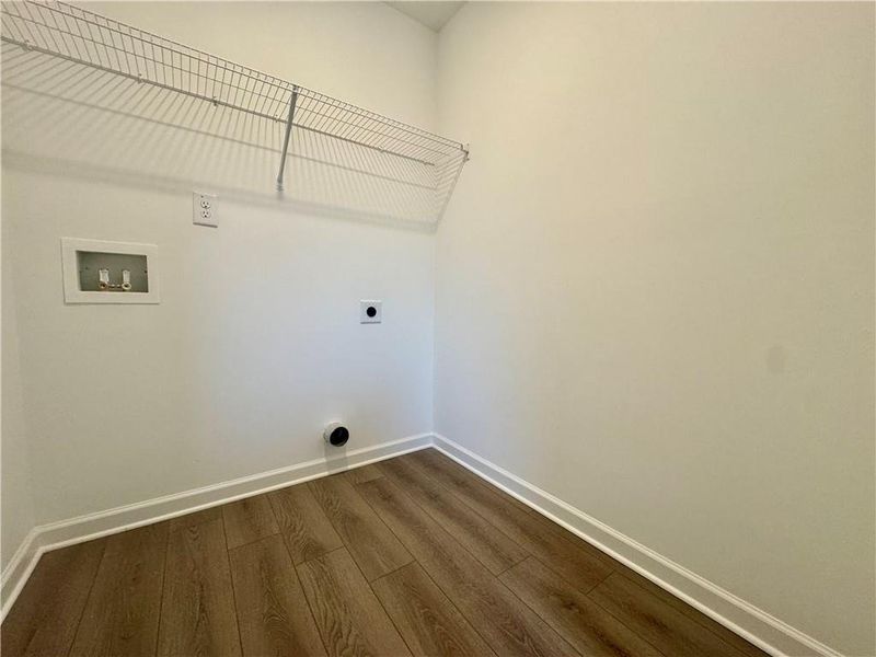 Spacious, unfurnished interior of a new home in Eastlyn Crossing, Flowery Branch (Image 25).