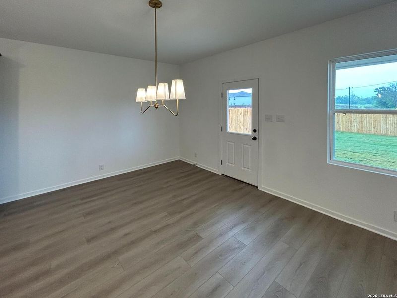 Spacious, unfurnished interior of a new home in Hennersby Hollow, San Antonio (Image 22).