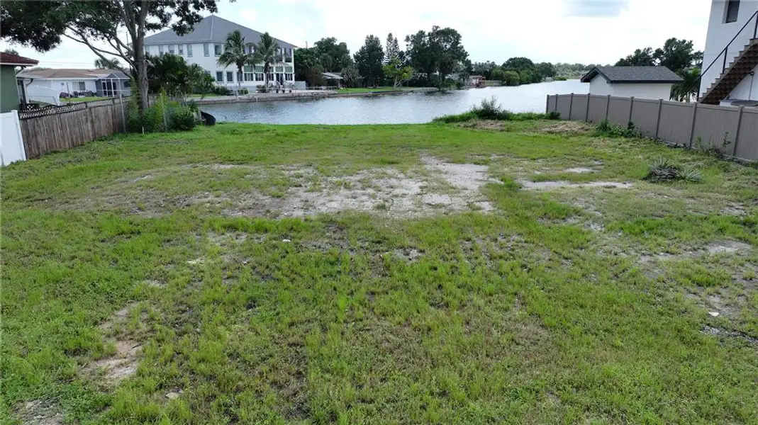 Exterior details and patio area of a home in , Safety Harbor (Image 4).