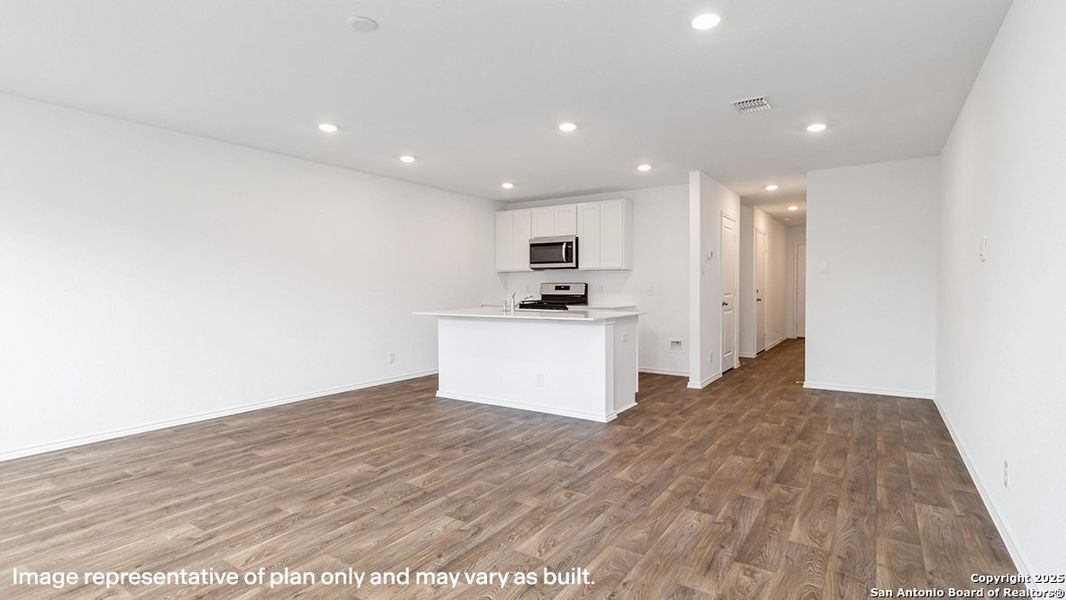 Spacious, unfurnished interior of a new home in Blue Ridge Ranch, San Antonio (Image 13). Spacious, unfurnished interior of a new home in Blue Ridge Ranch, San Antonio (Image 13).