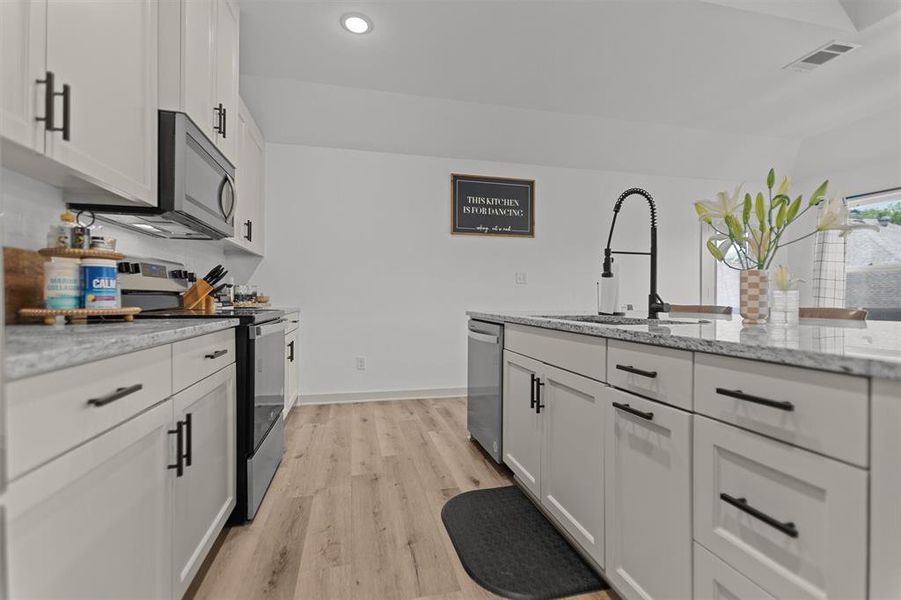 Furnished interior view inside a new home in , Lindale (Image 8).