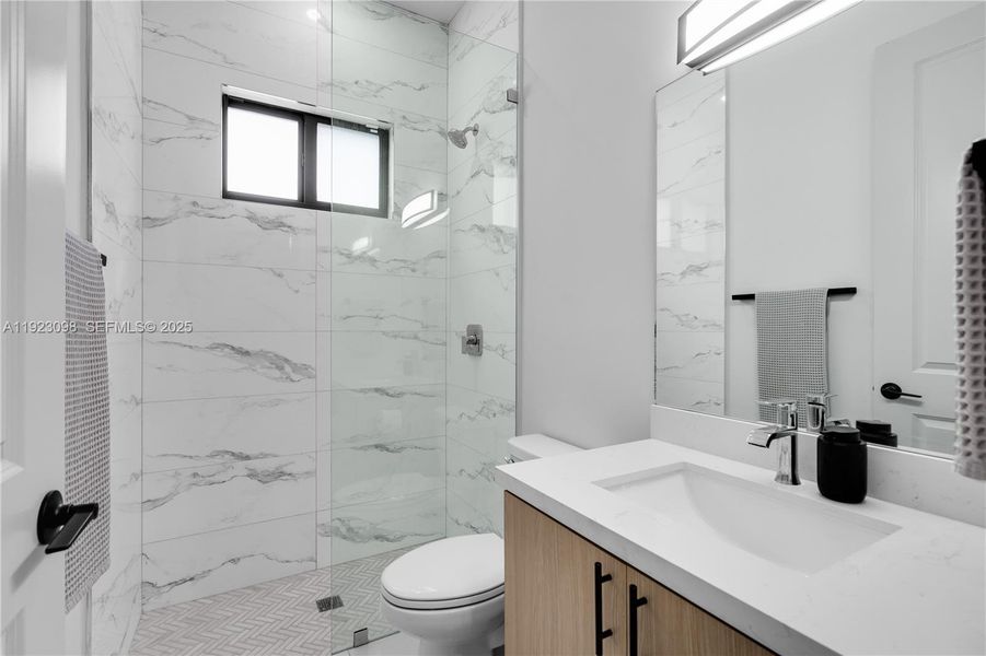 Furnished interior view inside a new home in , Hialeah (Image 6).