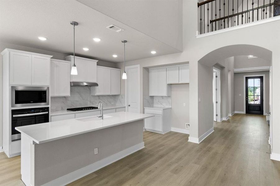 Kitchen /Entry foyer