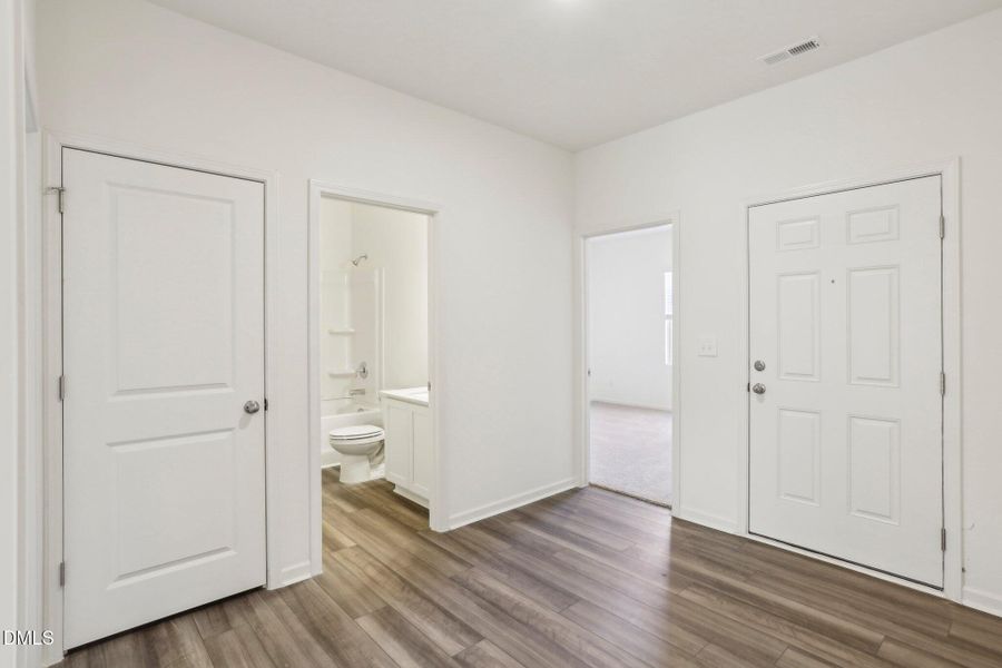 24-web-or-mls-Babbling Brk Dr-016