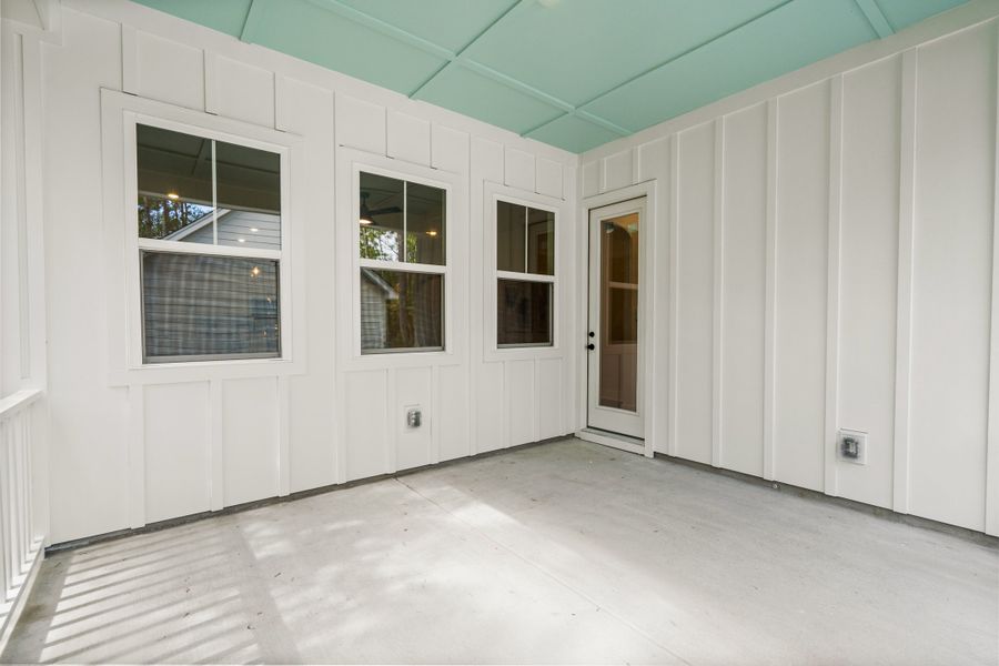 Spacious, unfurnished interior of a new home in Harmony Township, Georgetown (Image 22).