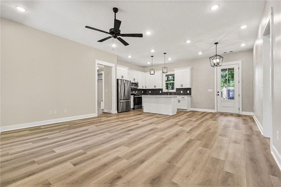 Spacious, unfurnished interior of a new home in , Gainesville (Image 15).