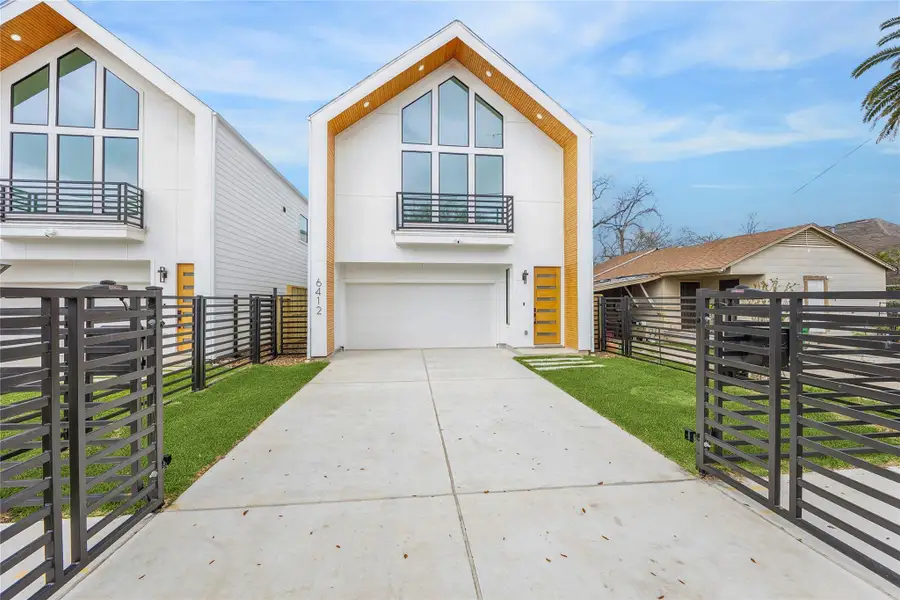 Front exterior of a new home in , Houston, TX, highlighting curb appeal (Image 1). Front exterior of a new home in , Houston, TX, highlighting curb appeal (Image 1).