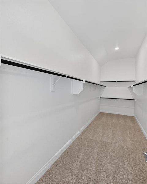 Spacious, unfurnished interior of a new home in Highland Crossing, Celina (Image 15).