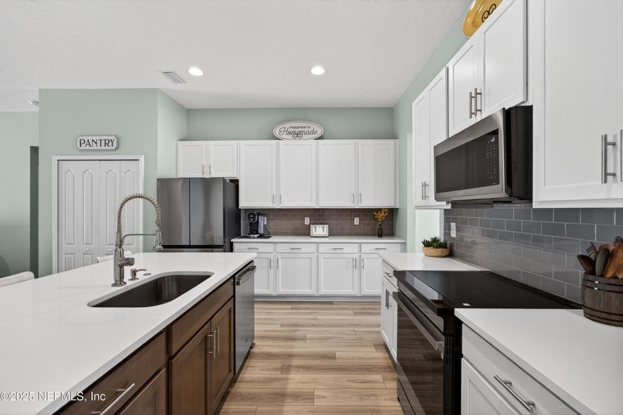 Furnished interior view inside a new home in , Middleburg (Image 8). Furnished interior view inside a new home in , Middleburg (Image 8).