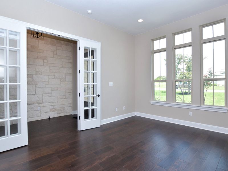 Representative unfurnished interior of a home built from the San Simeon II by Giddens Homes in Clearwater Ranch, Liberty Hill (Image 89).