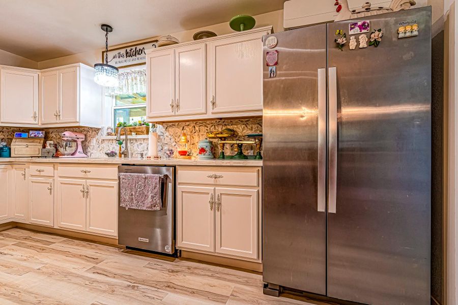Furnished interior view inside a new home in , Livingston (Image 10).