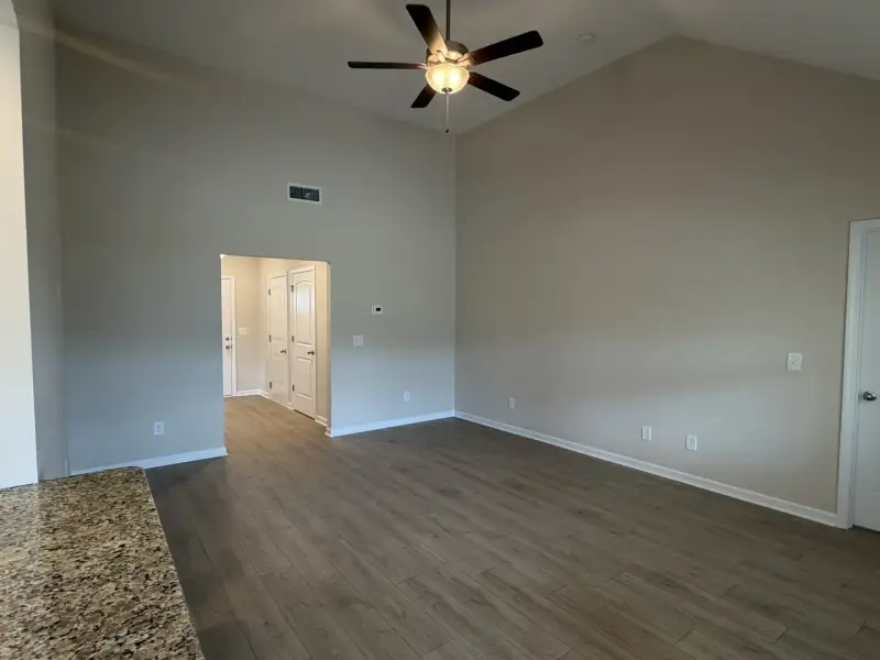 Spacious, unfurnished interior of a new home in Stillwater, Tullahoma (Image 14).