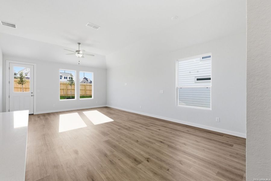 Spacious, unfurnished interior of a new home in , San Antonio (Image 21).