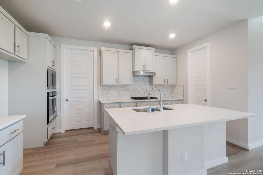 Furnished interior view inside a new home in Foxbrook, Cibolo (Image 7).