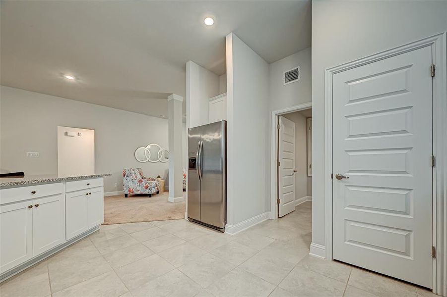 Furnished interior view inside a new home in Lago Mar, Texas City (Image 15).