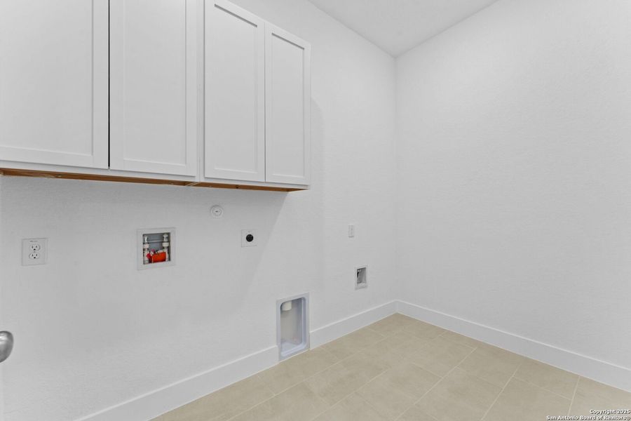 Spacious, unfurnished interior of a new home in , New Braunfels (Image 26).