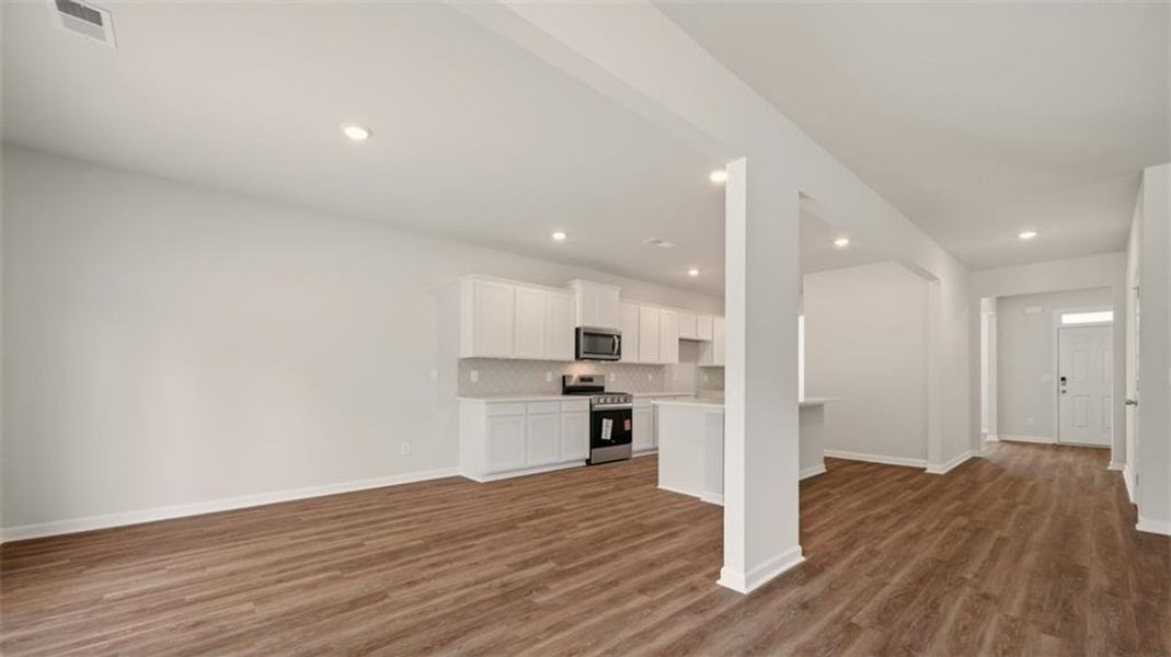 Spacious, unfurnished interior of a new home in Bridle Creek, Locust Grove (Image 34). Spacious, unfurnished interior of a new home in Bridle Creek, Locust Grove (Image 34).