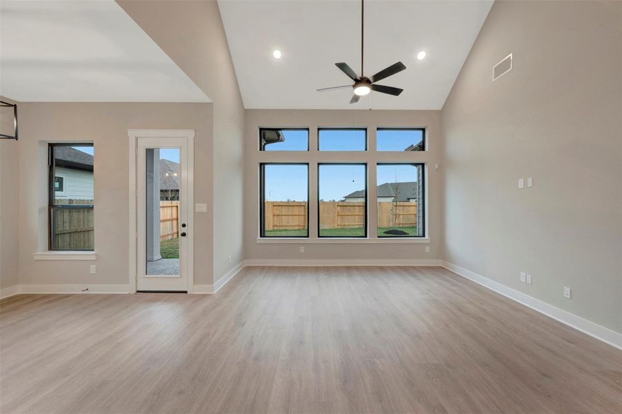 Spacious, unfurnished interior of a new home in ARTAVIA 50' Homesites, Conroe (Image 11).