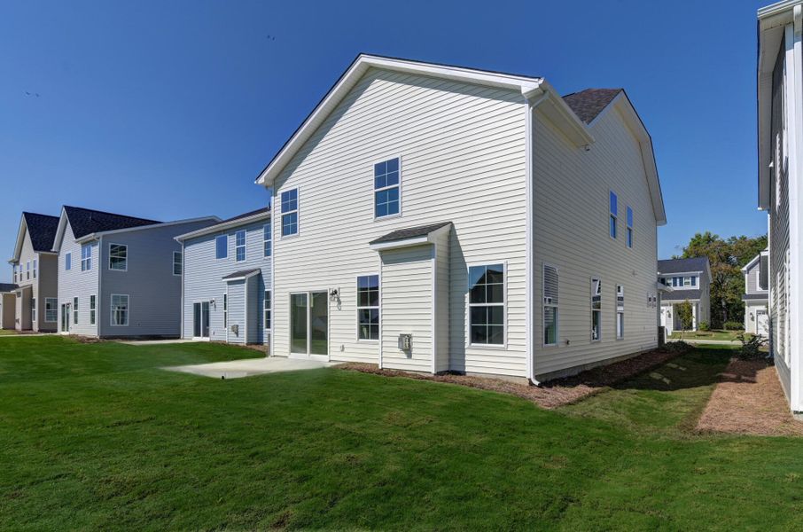 Exterior details and patio area of a home in Ashton Lakes, Lexington (Image 3).