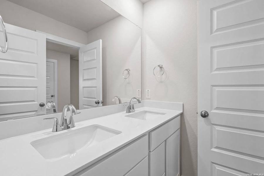 Furnished interior view inside a new home in Mesa Vista, San Antonio (Image 9).