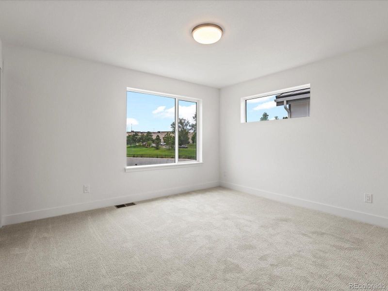 Spacious, unfurnished interior of a new home in Ascent at Inverness, Englewood (Image 18).