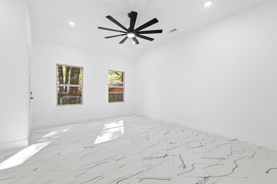 Spacious, unfurnished interior of a new home in , Gun Barrel City (Image 22).