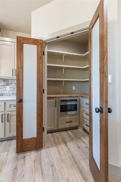 Furnished interior view inside a new home in , Abilene (Image 17).