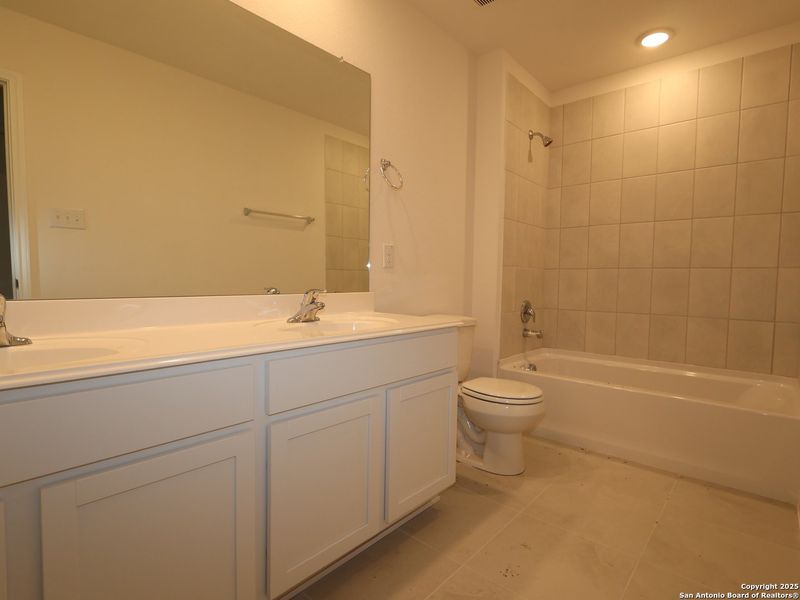 Furnished interior view inside a new home in Greenspoint Heights, Seguin (Image 9).
