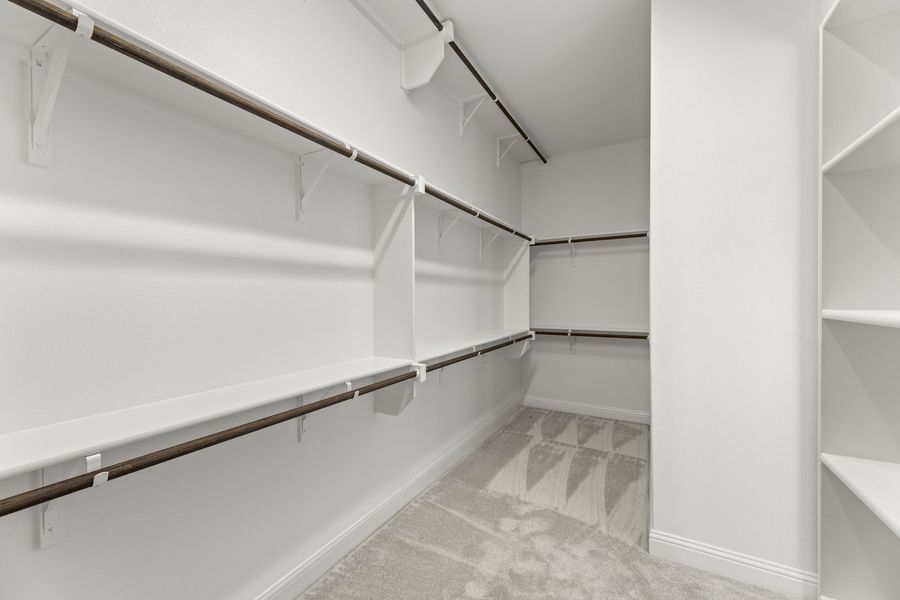Spacious, unfurnished interior of a new home in River Ranch, Van Alstyne (Image 25).