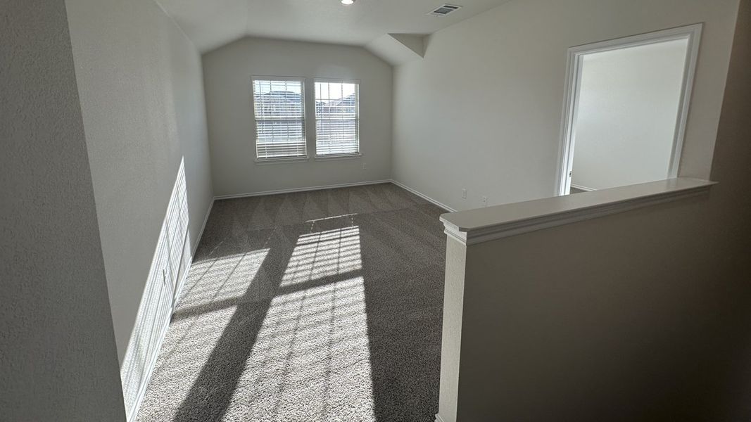 Representative unfurnished interior of a home built from the HANNA by D.R. Horton in Northspur, Forney (Image 15).